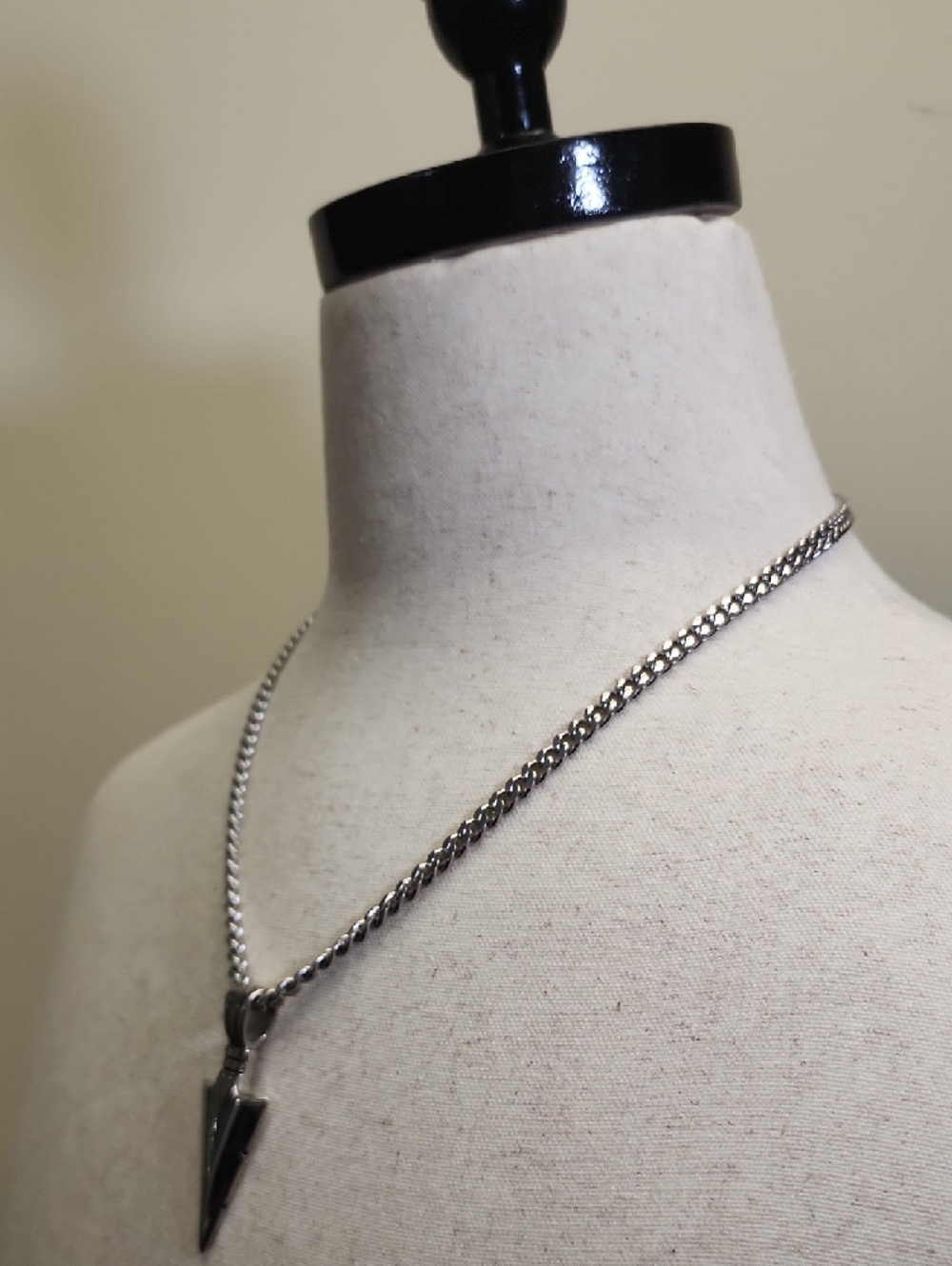 Stainless Steel Arrowhead Pendant Necklace Black Silver Chain - Picture 3 of 10